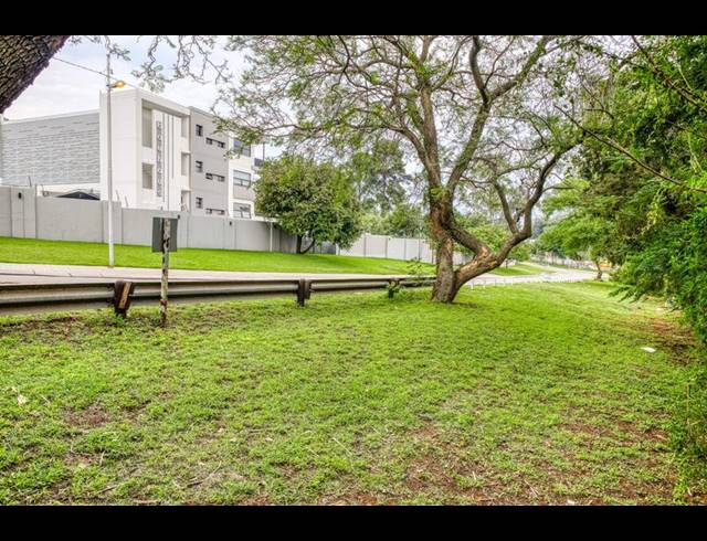 LAND FOR SALE IN BRYANSTON